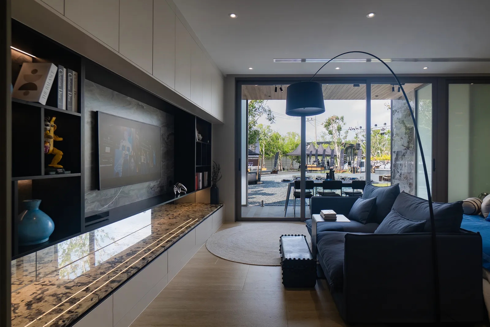 Media wall and dining zone